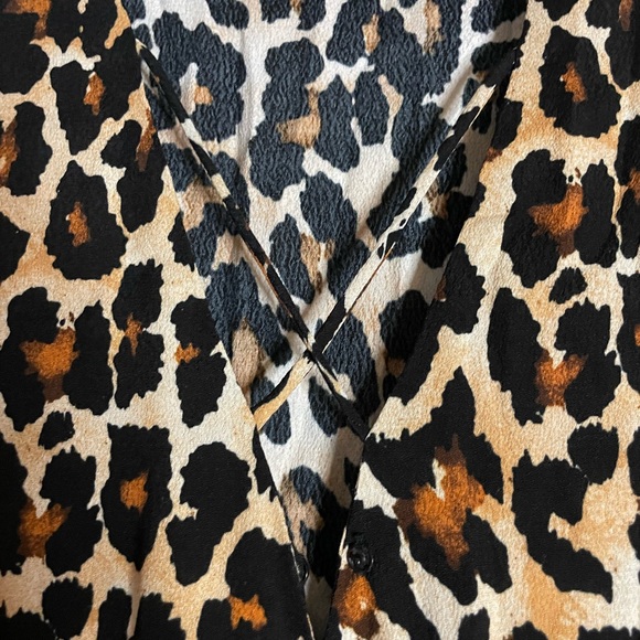 Cheetah Bell Sleeve Blouse - Picture 3 of 7